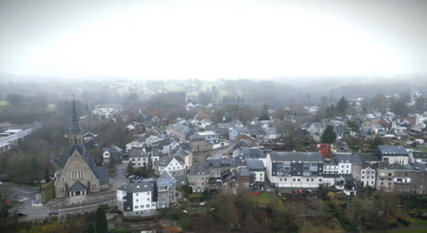 Photo aérienne du bâtiment des Écoles de la commune de Vielsalm